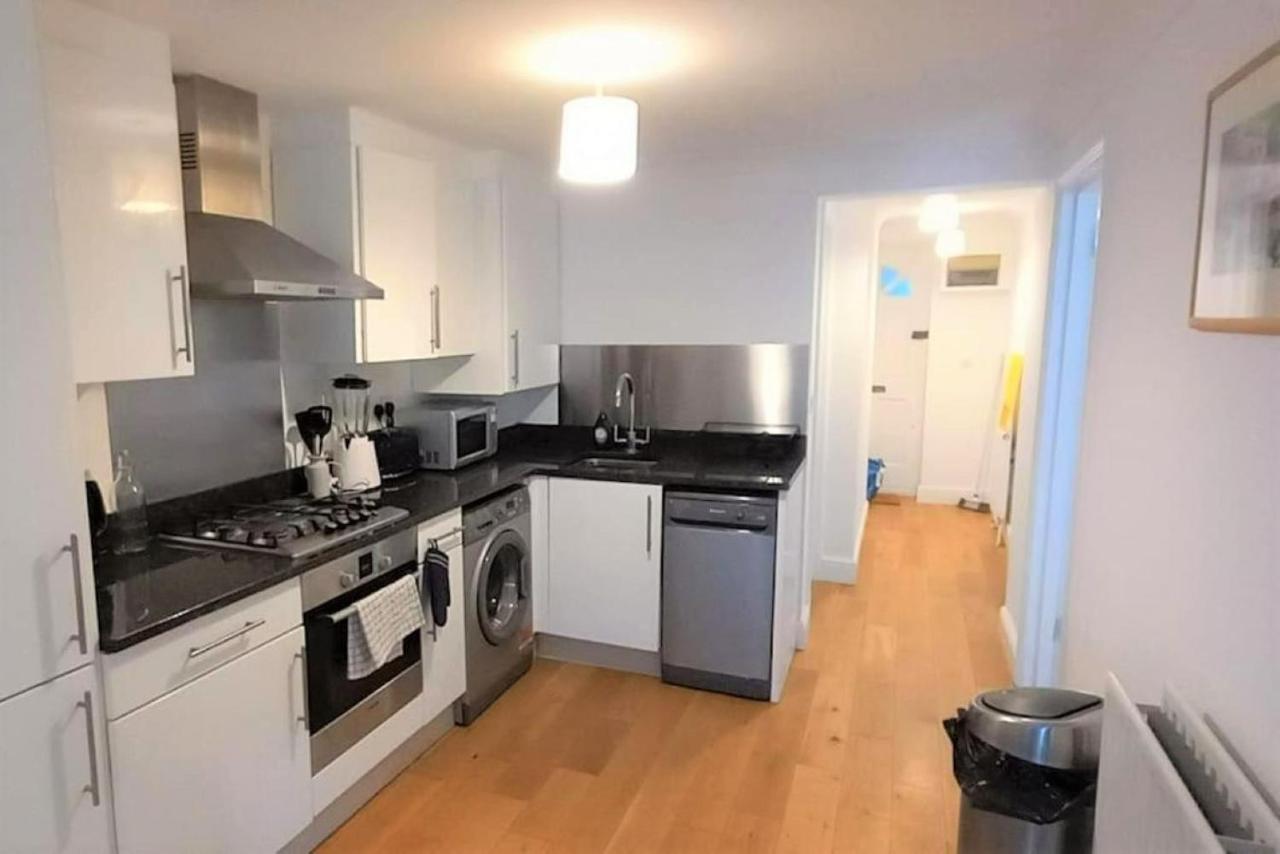 2 Bedroom Victorian Garden Flat ロンドン エクステリア 写真